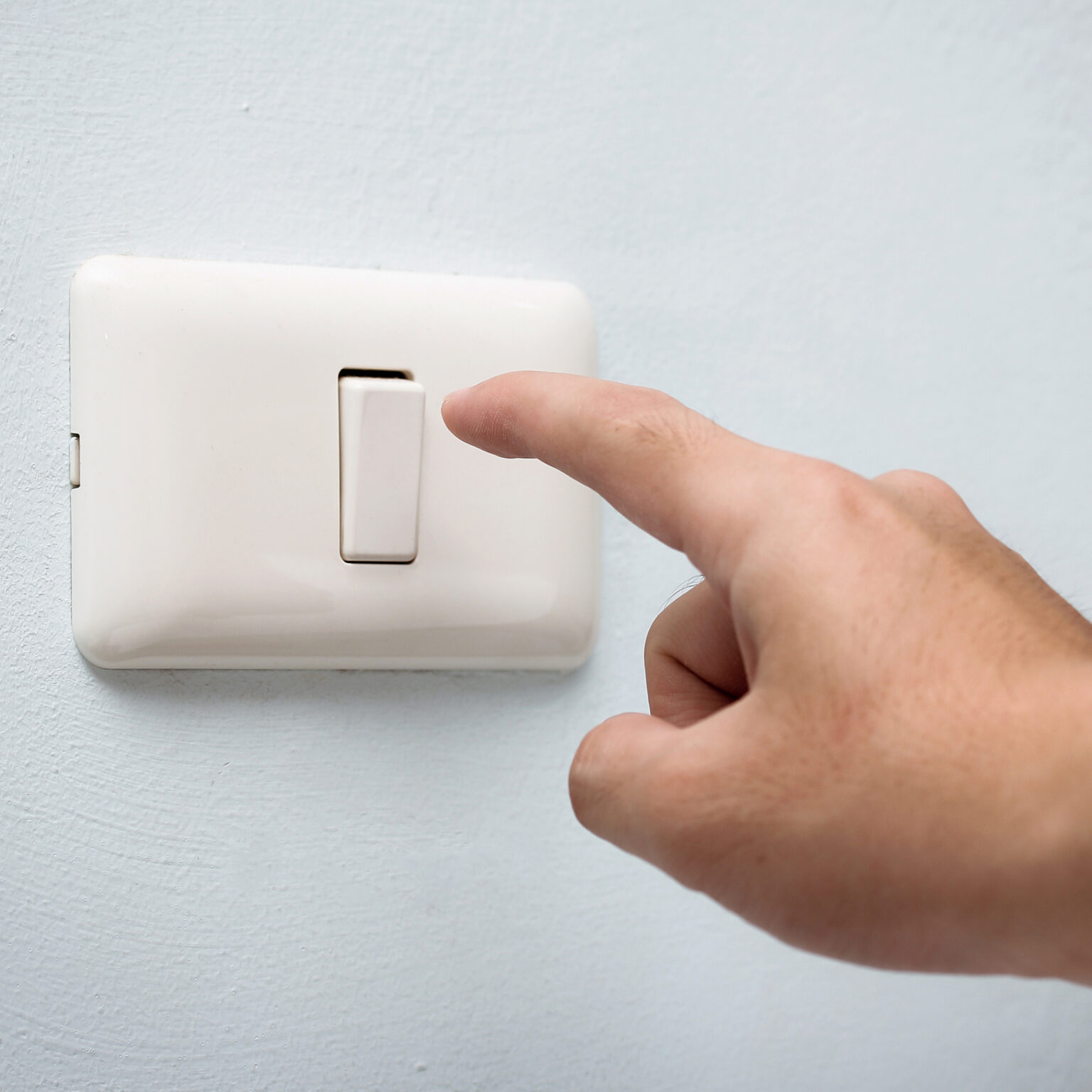 How To Simplifying Your Space's Lighting Installing a 4Way Switch